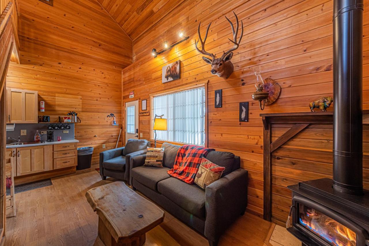 Cabin #4 The Wolves Den - Pet Friendly- Sleeps 6 - Playground & Game Room Payson Luaran gambar